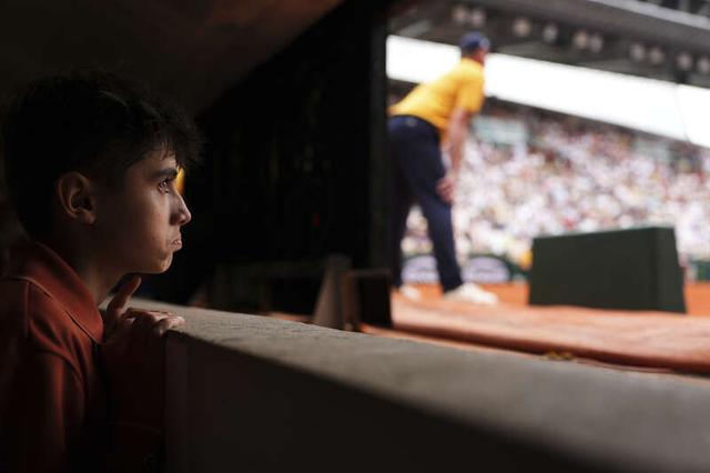 具备现代足 具备现代足