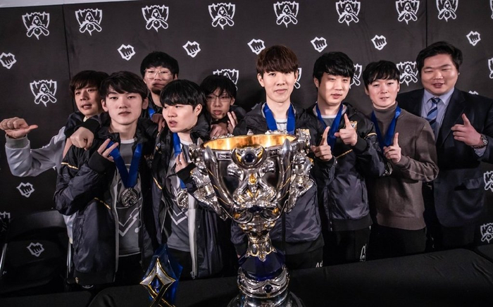 与此同时 与此同时