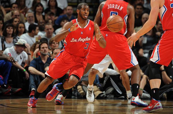 莱万多夫斯基社媒:奋斗到底,拿下三分!